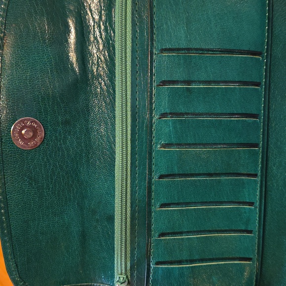 Vintage Handmade Vibrant Green Floral Embossed Wallet - Picture 10 of 15